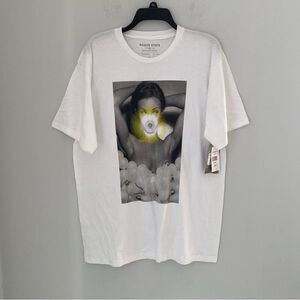 Rogue State Men’s Graphic Girl Printed Crew Neck Short Sleeve Tee